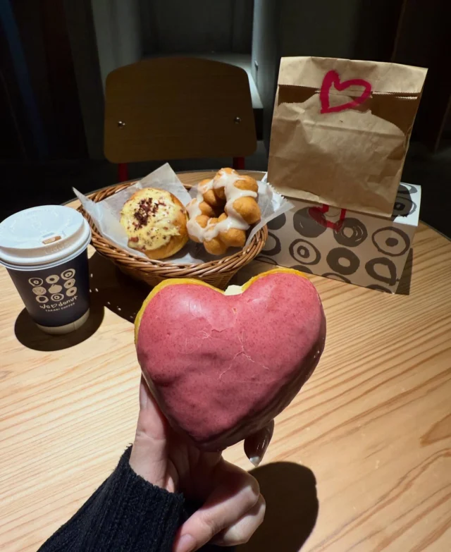 WeLoveDonut – 行列のたえない生ドーナツ専門店『WeLoveDonut』